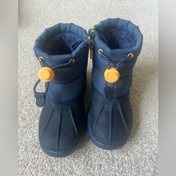 UGG Toddler Waterproof Puffer Boots - Picture 3 of 11